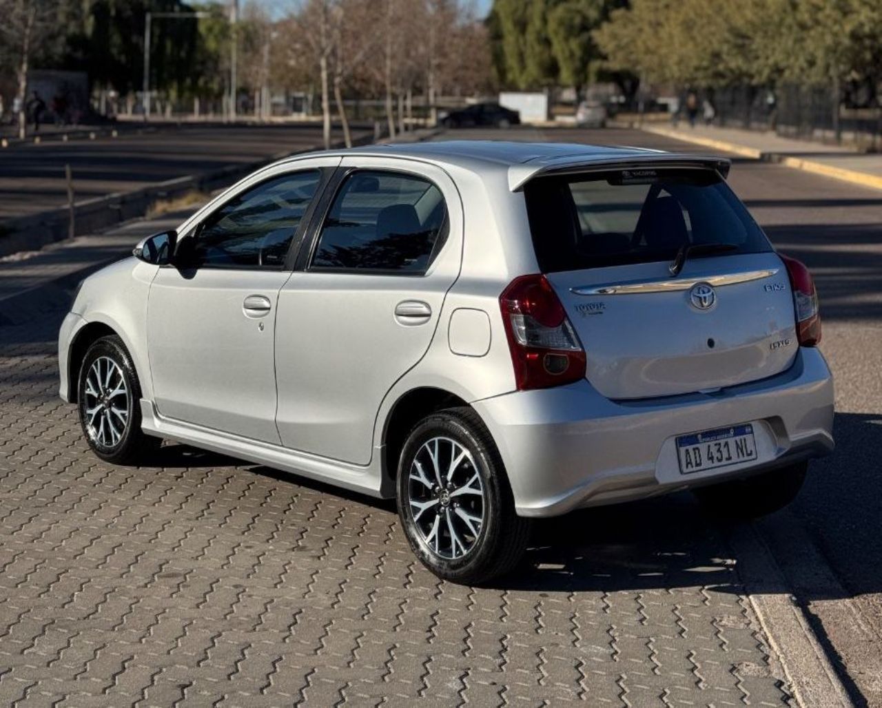 Toyota Etios Usado en Mendoza, deRuedas