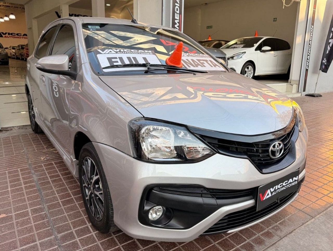 Toyota Etios Usado Financiado en Mendoza, deRuedas