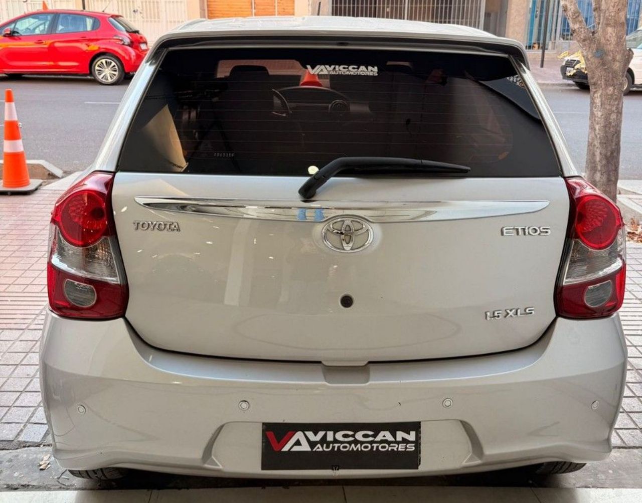 Toyota Etios Usado Financiado en Mendoza, deRuedas