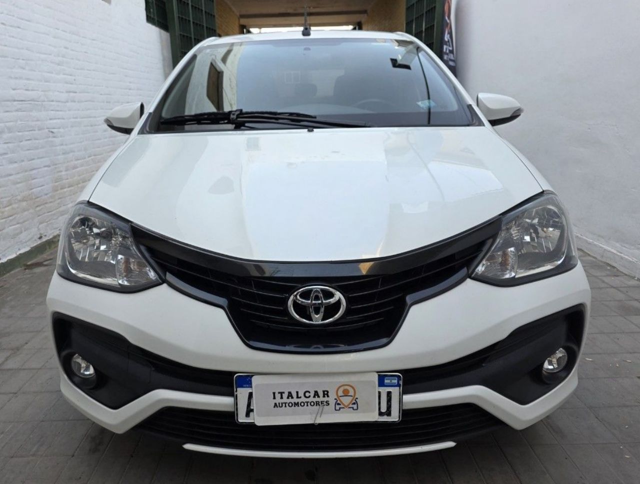 Toyota Etios Usado Financiado en Mendoza, deRuedas