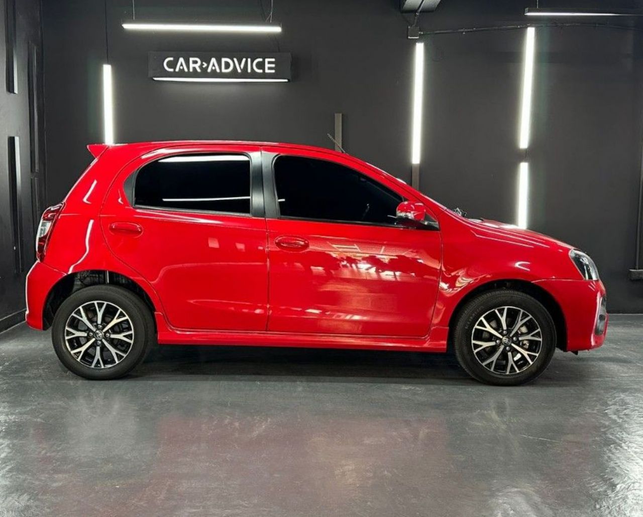 Toyota Etios Usado en Córdoba, deRuedas