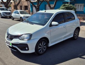 Toyota Etios Usado en Mendoza Financiado