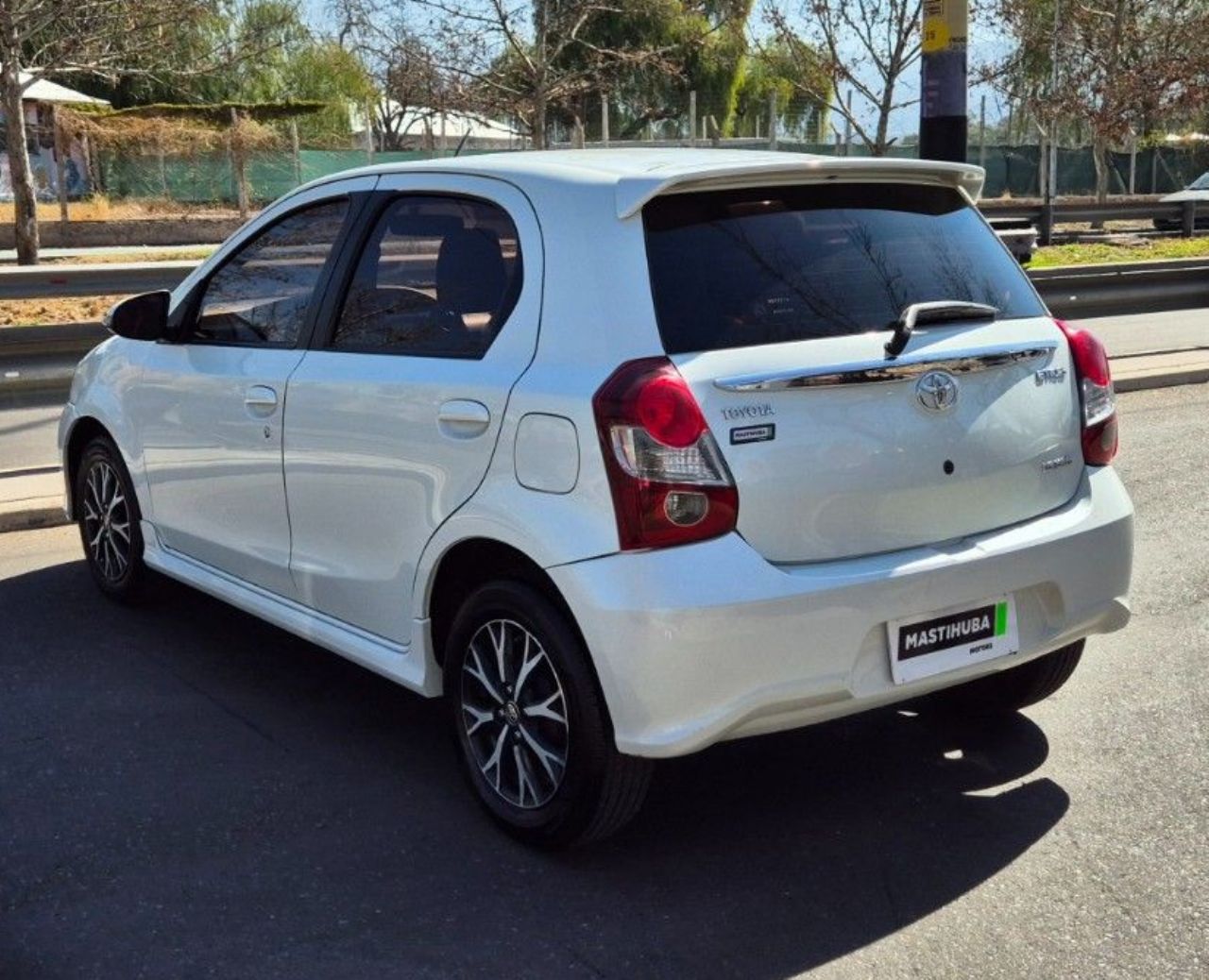 Toyota Etios Usado Financiado en Mendoza, deRuedas
