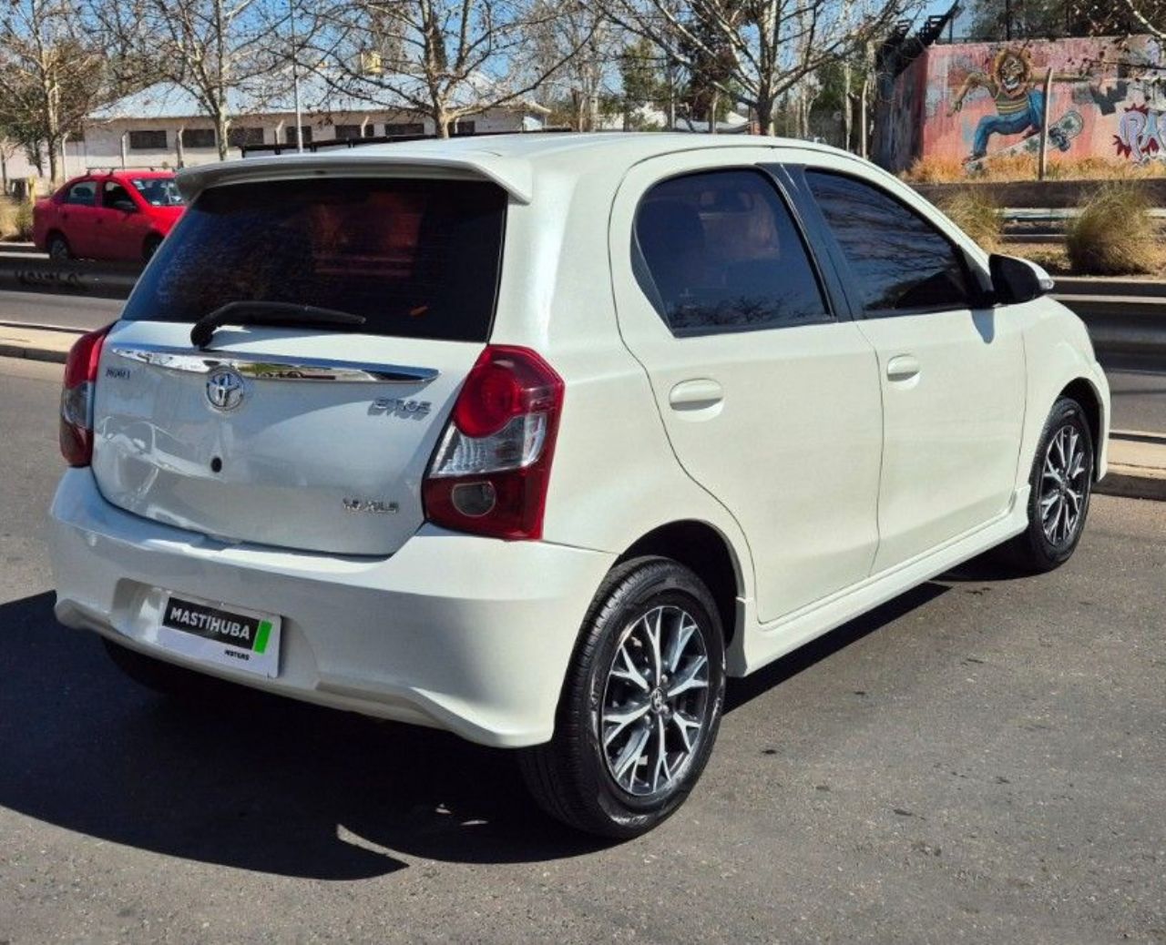 Toyota Etios Usado Financiado en Mendoza, deRuedas