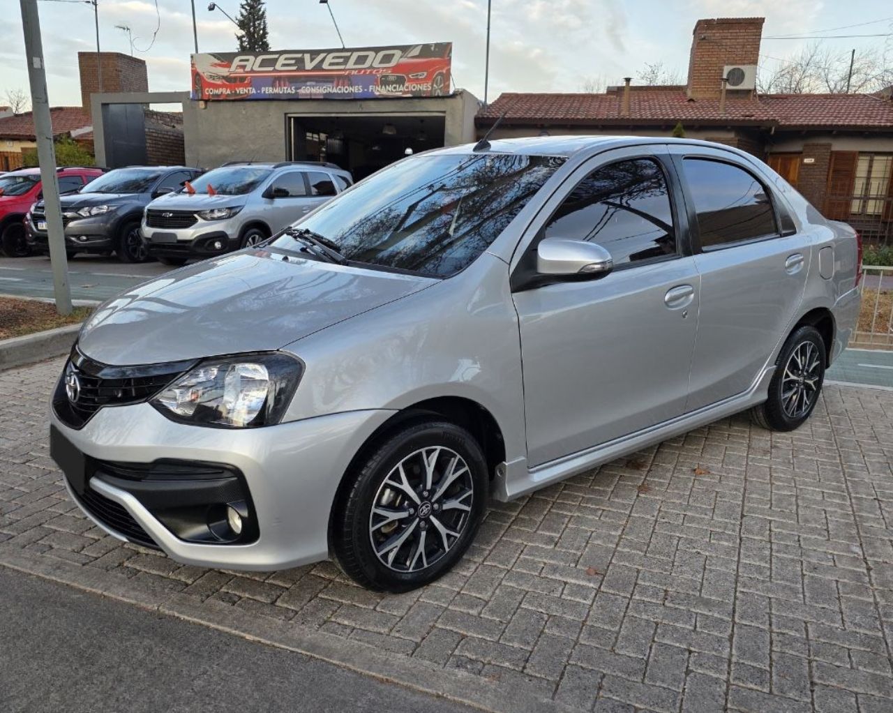 Toyota Etios Usado en Mendoza, deRuedas