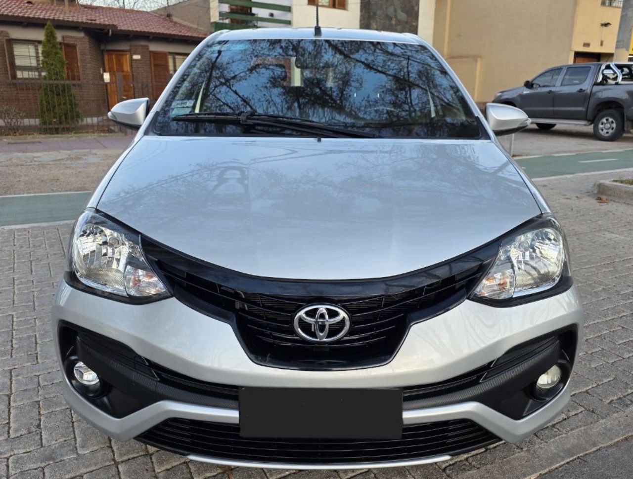 Toyota Etios Usado en Mendoza, deRuedas