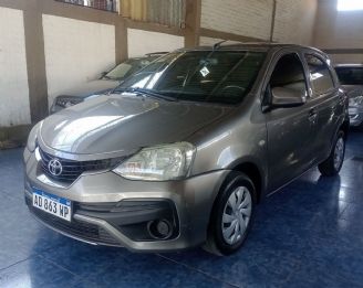 Toyota Etios Usado en Mendoza Financiado