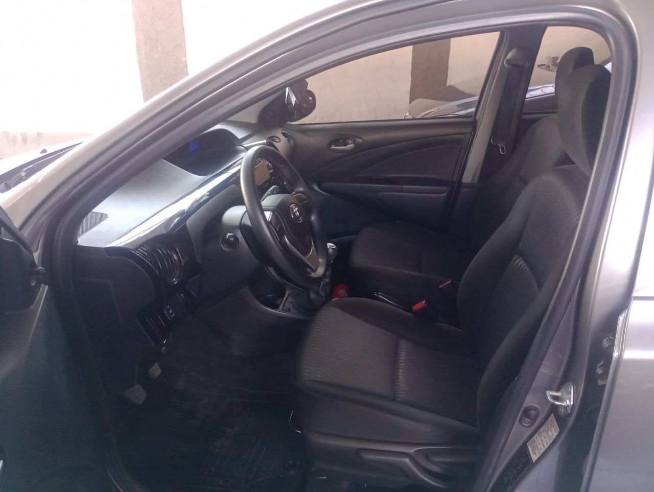 Toyota Etios Usado Financiado en Mendoza, deRuedas
