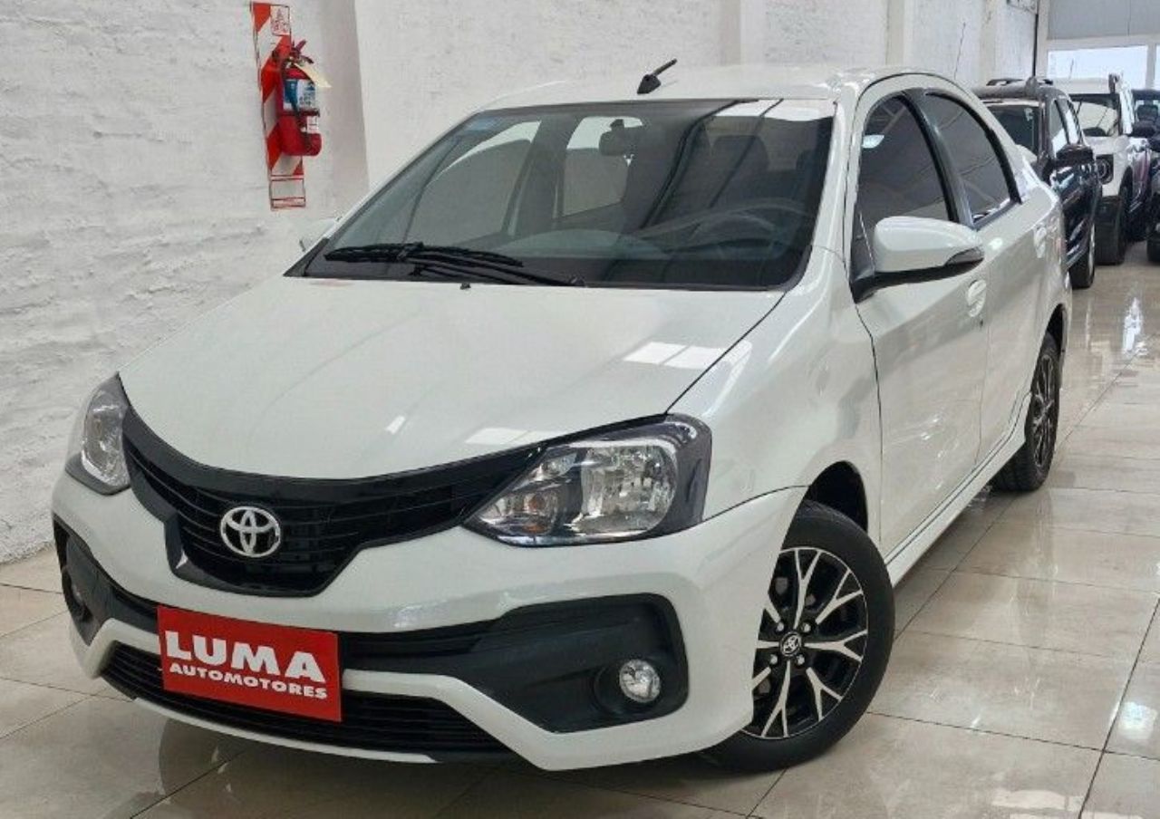 Toyota Etios Usado en Mendoza, deRuedas