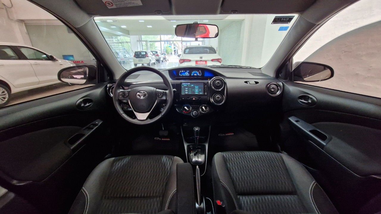 Toyota Etios Usado en Mendoza, deRuedas