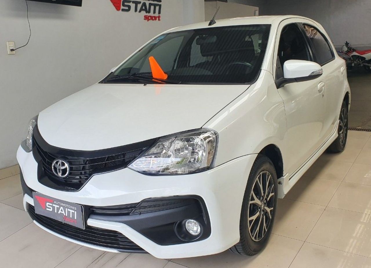 Toyota Etios Usado Financiado en Mendoza, deRuedas