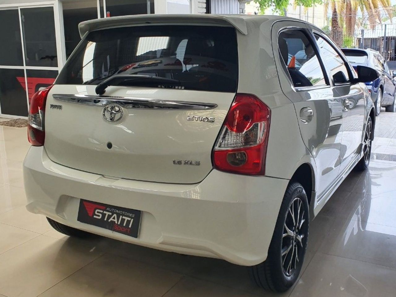 Toyota Etios Usado Financiado en Mendoza, deRuedas