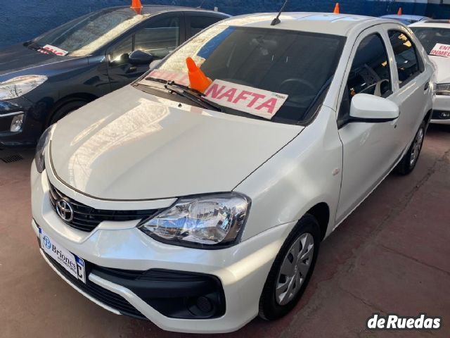 Toyota Etios Usado en Mendoza, deRuedas