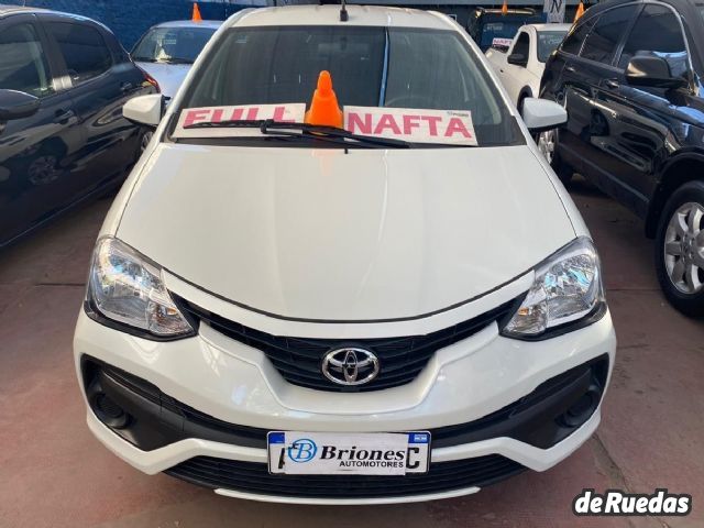 Toyota Etios Usado en Mendoza, deRuedas