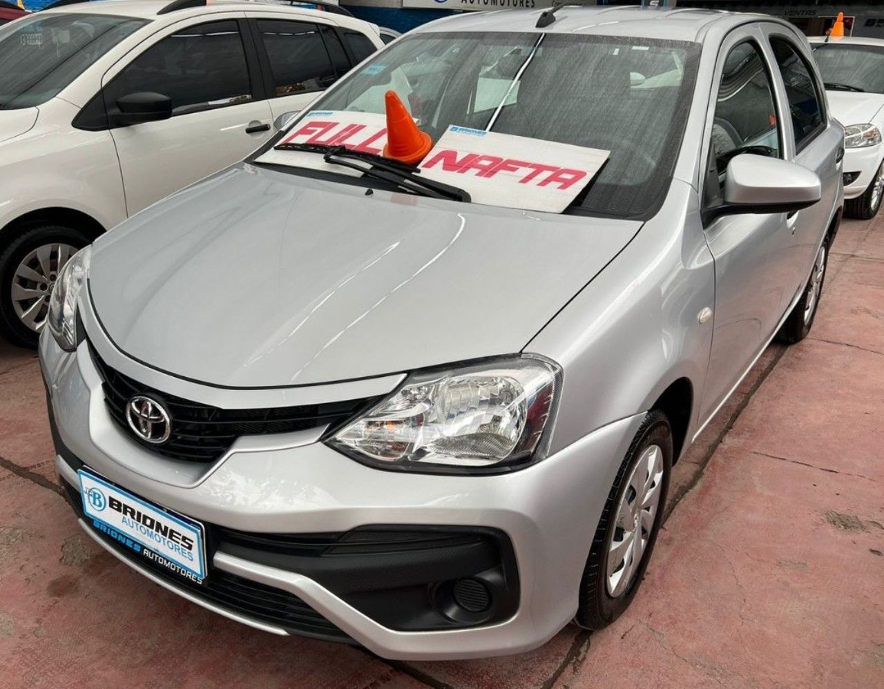 Toyota Etios Usado en Mendoza, deRuedas