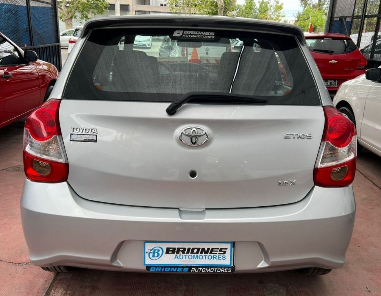 Toyota Etios Usado en Mendoza, deRuedas