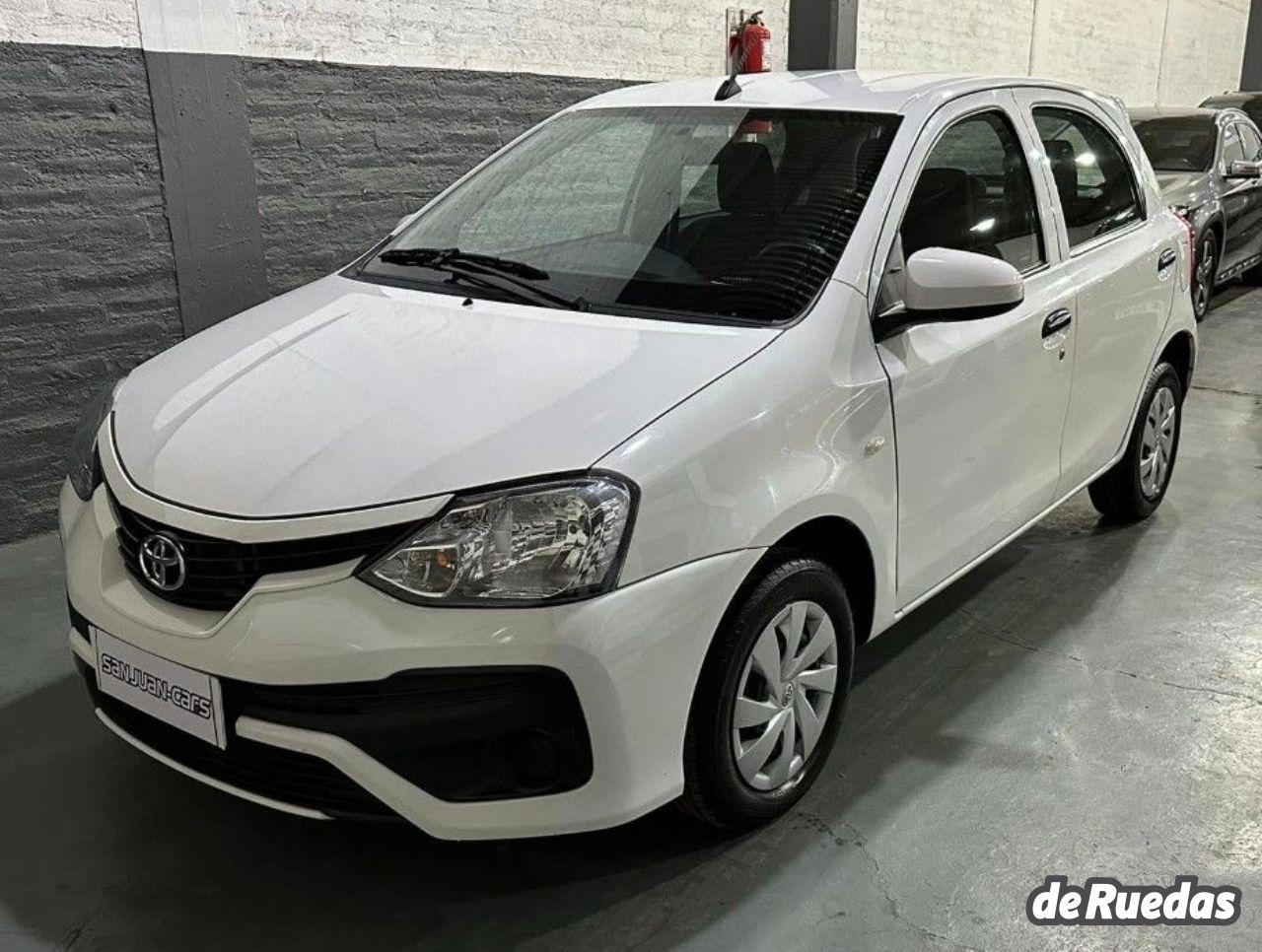 Toyota Etios Usado en San Juan, deRuedas