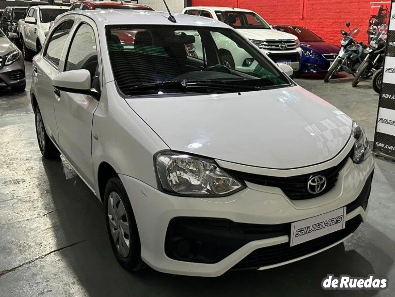 Toyota Etios Usado en San Juan, deRuedas