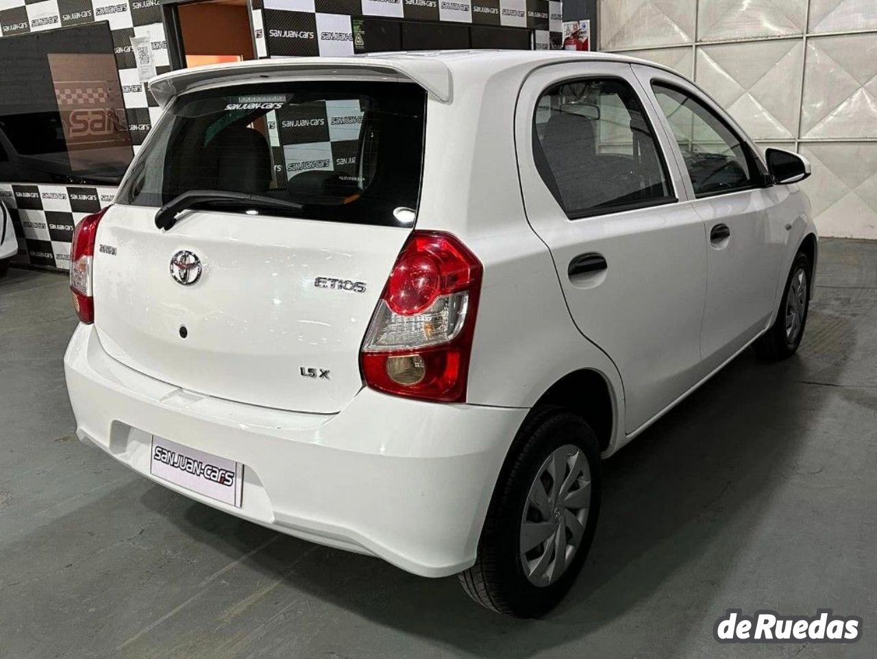 Toyota Etios Usado en San Juan, deRuedas