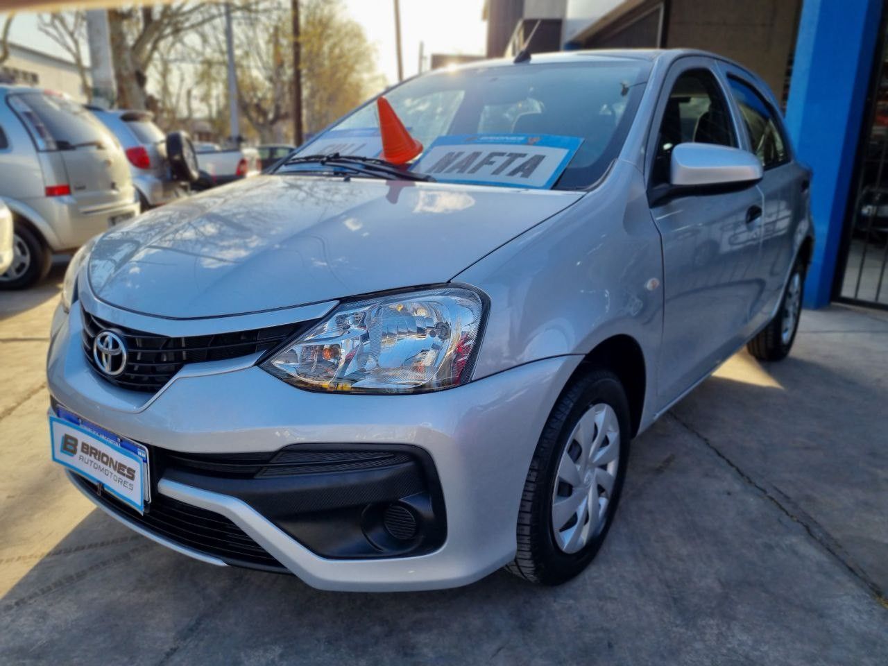 Toyota Etios Usado en Mendoza, deRuedas