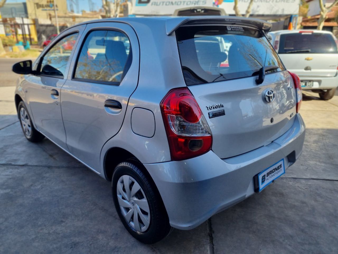 Toyota Etios Usado en Mendoza, deRuedas