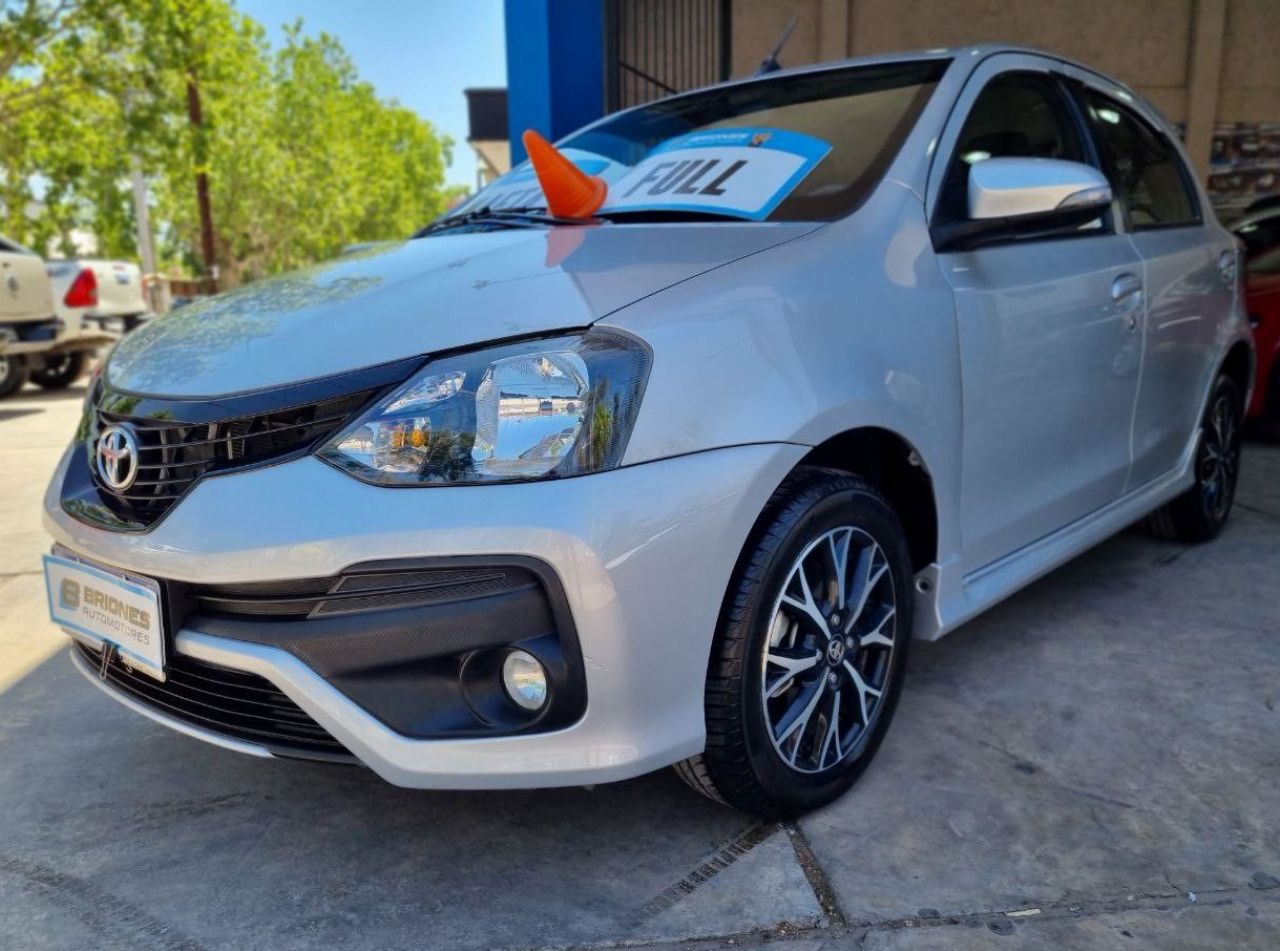 Toyota Etios Usado en Mendoza, deRuedas
