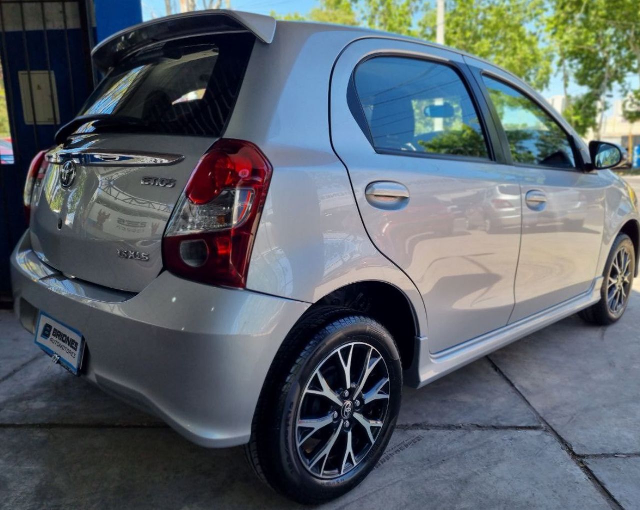 Toyota Etios Usado en Mendoza, deRuedas