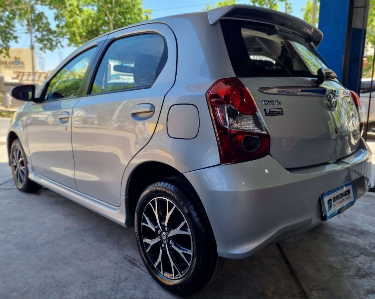 Toyota Etios Usado en Mendoza, deRuedas