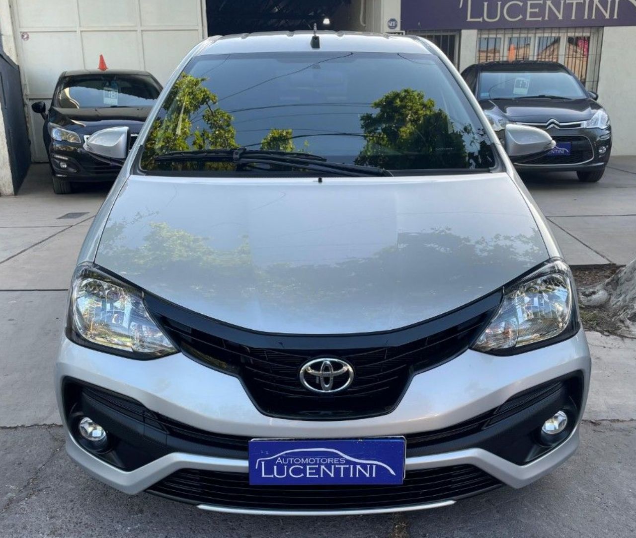 Toyota Etios Usado Financiado en Mendoza, deRuedas