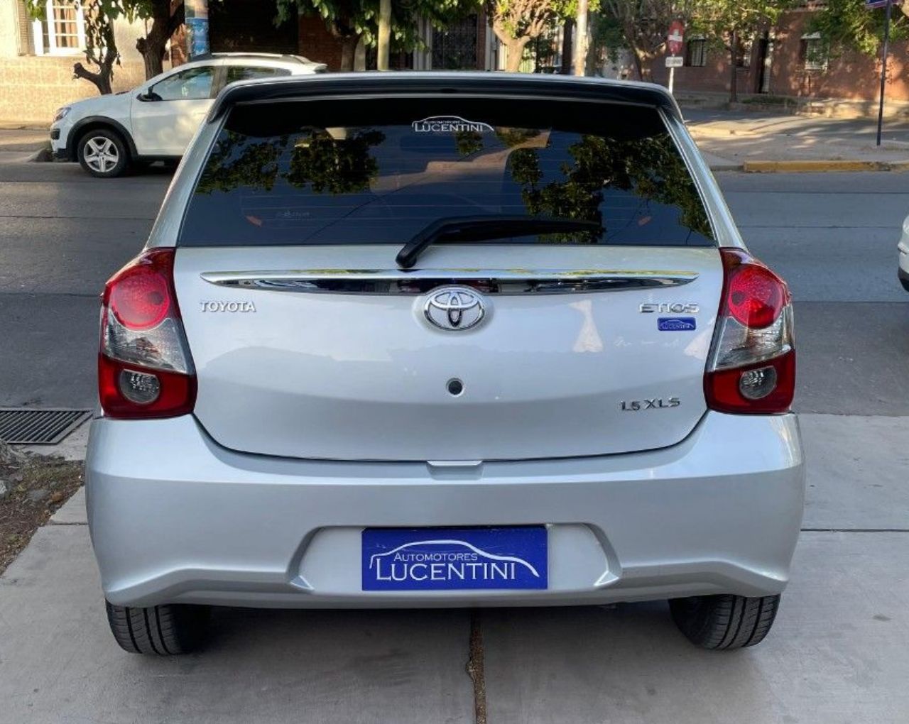 Toyota Etios Usado Financiado en Mendoza, deRuedas
