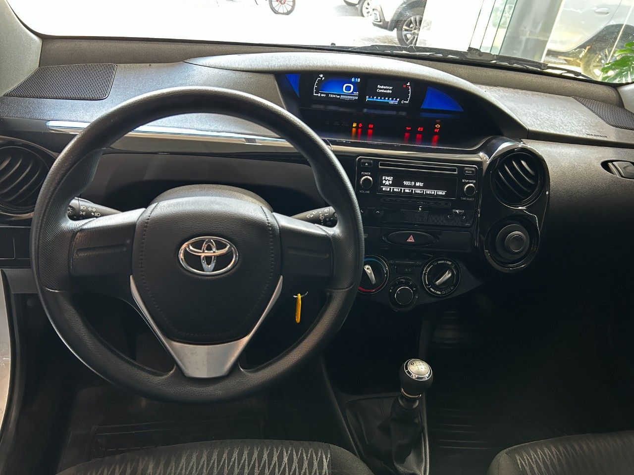 Toyota Etios Usado Financiado en Córdoba, deRuedas