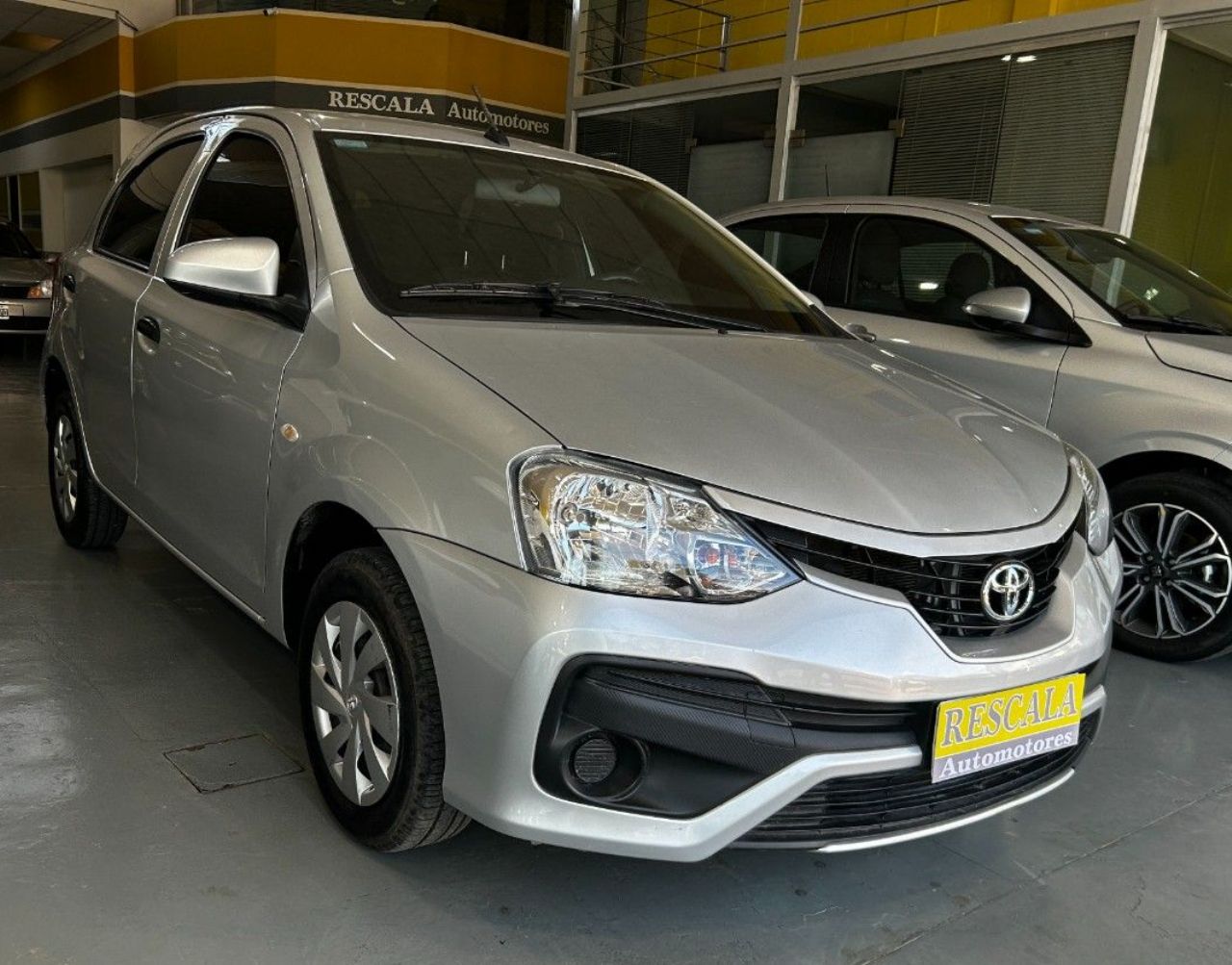 Toyota Etios Usado Financiado en Córdoba, deRuedas
