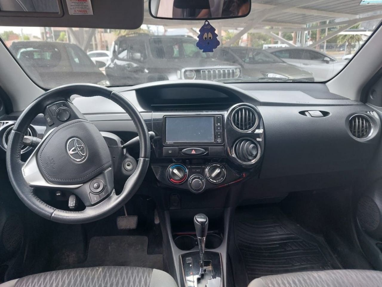 Toyota Etios Usado en San Luis, deRuedas
