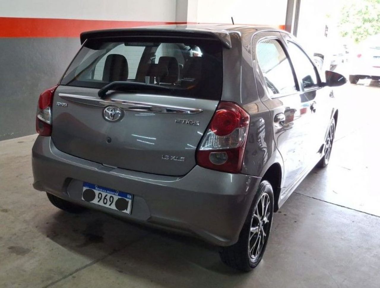 Toyota Etios Usado Financiado en Mendoza, deRuedas