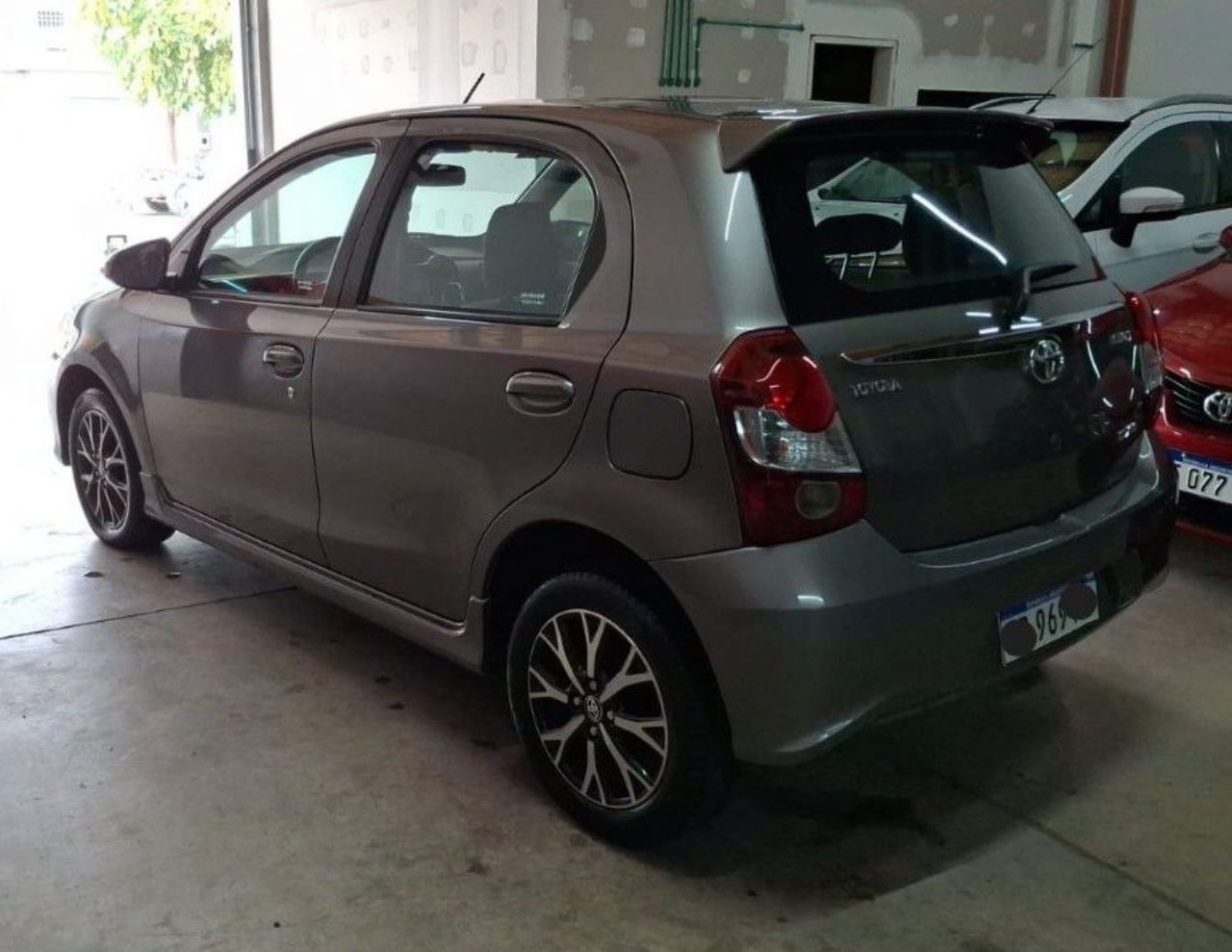 Toyota Etios Usado Financiado en Mendoza, deRuedas