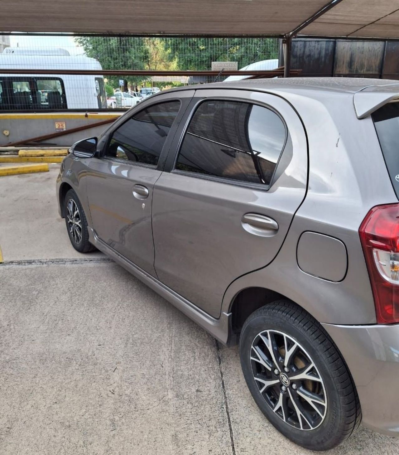 Toyota Etios Usado Financiado en Córdoba, deRuedas