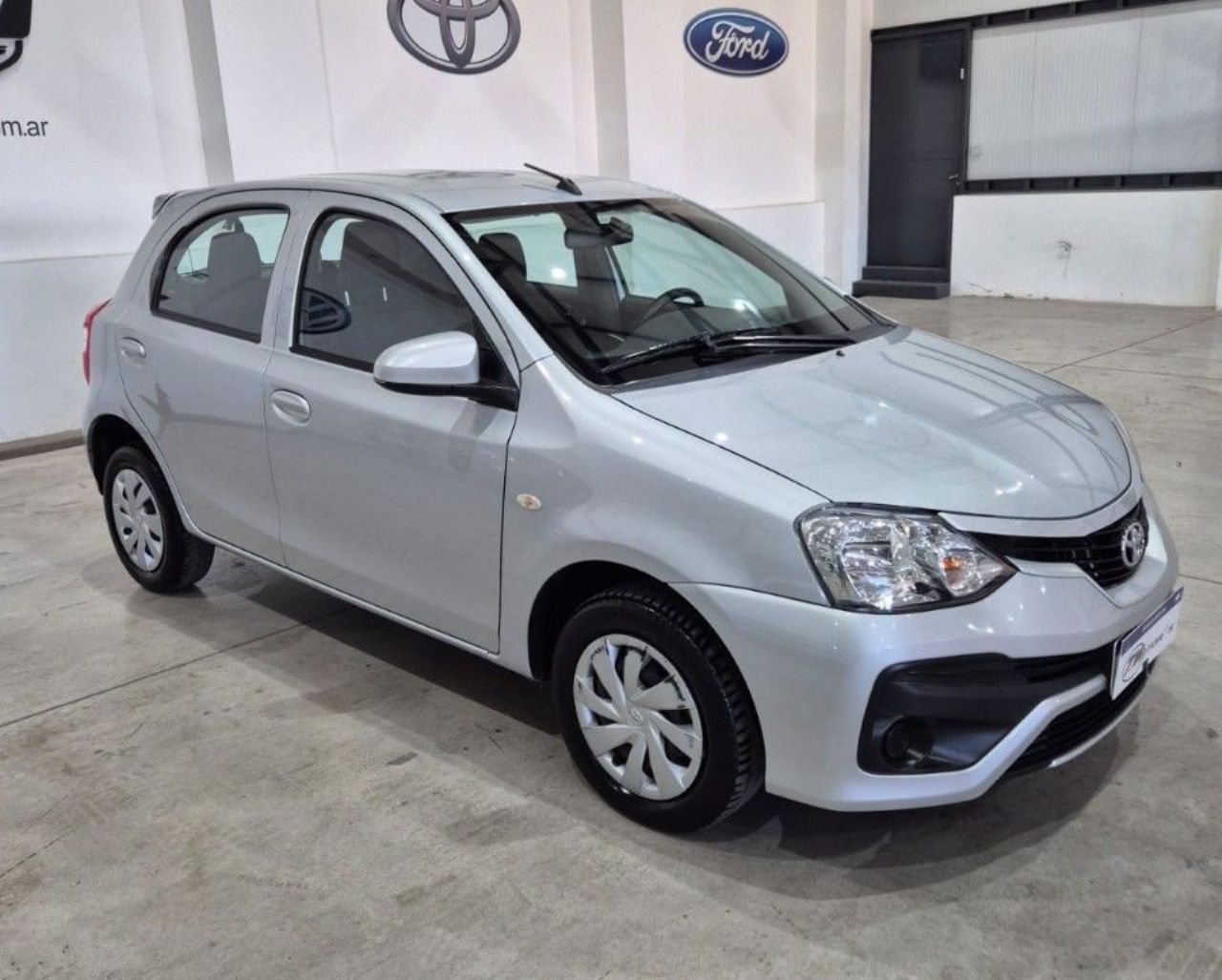 Toyota Etios Usado en Mendoza, deRuedas