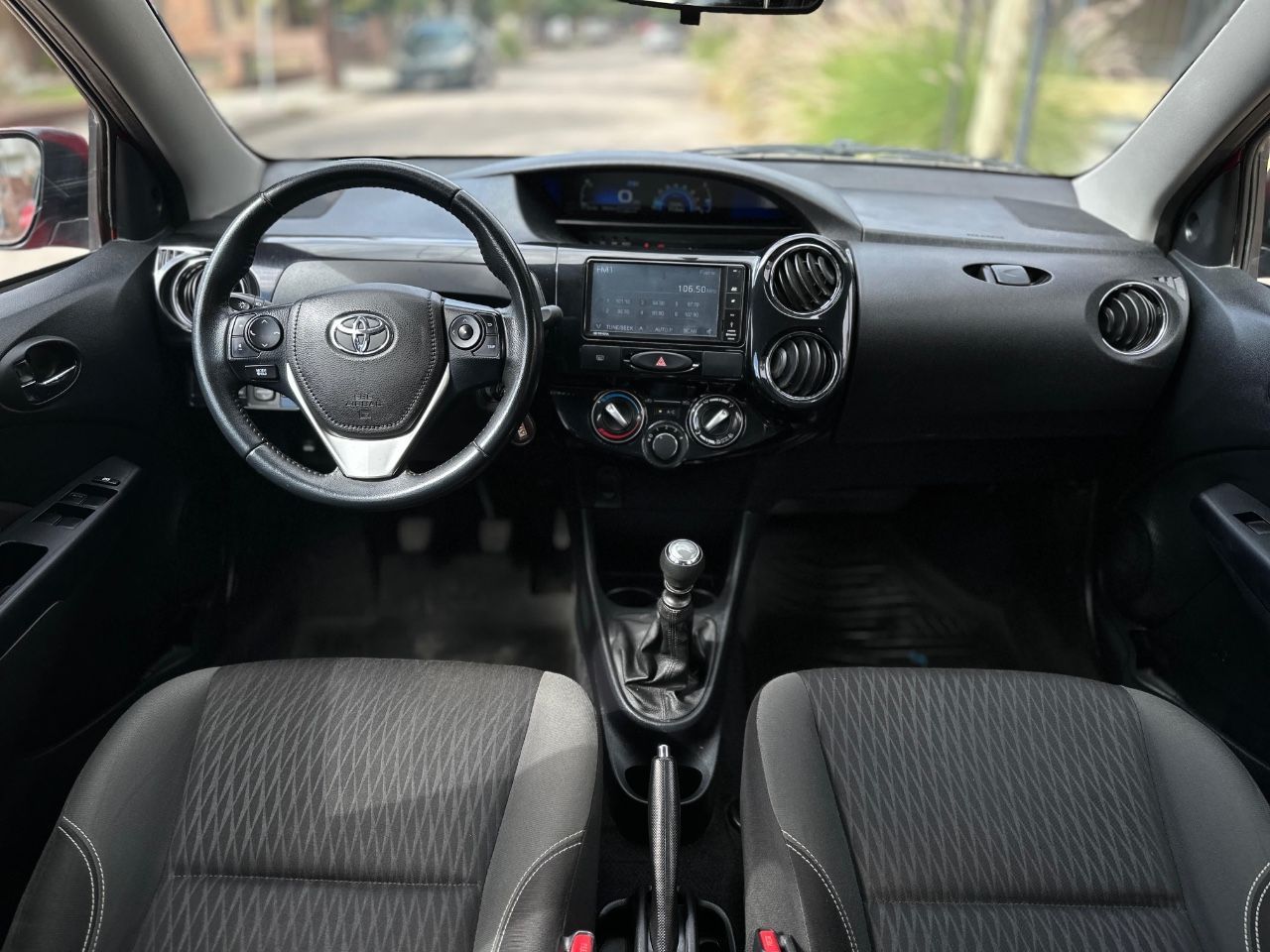 Toyota Etios Usado Financiado en Córdoba, deRuedas