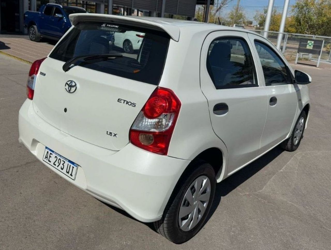 Toyota Etios Usado en Mendoza, deRuedas
