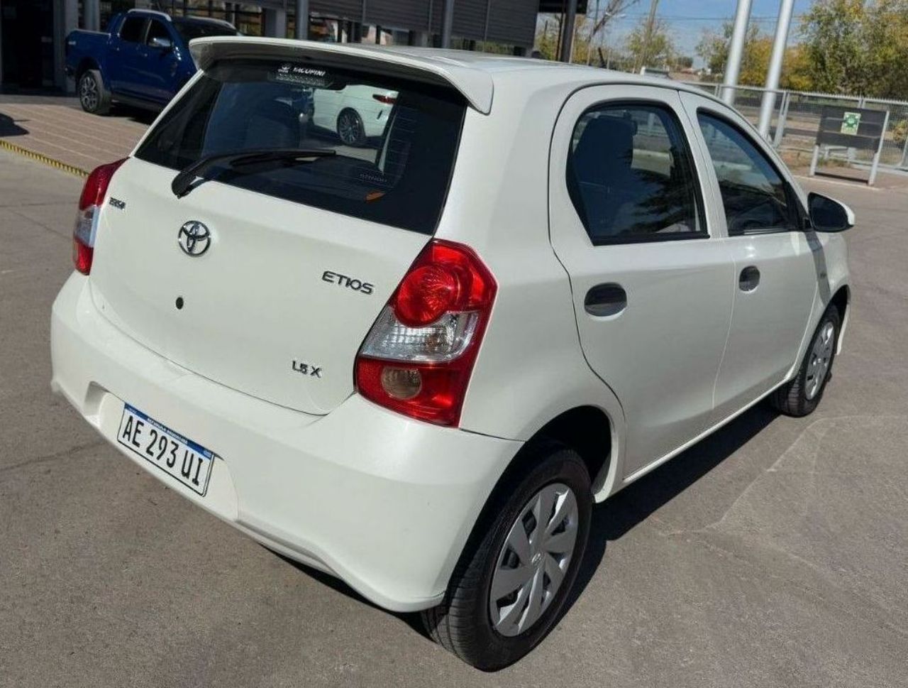 Toyota Etios Usado en Mendoza, deRuedas