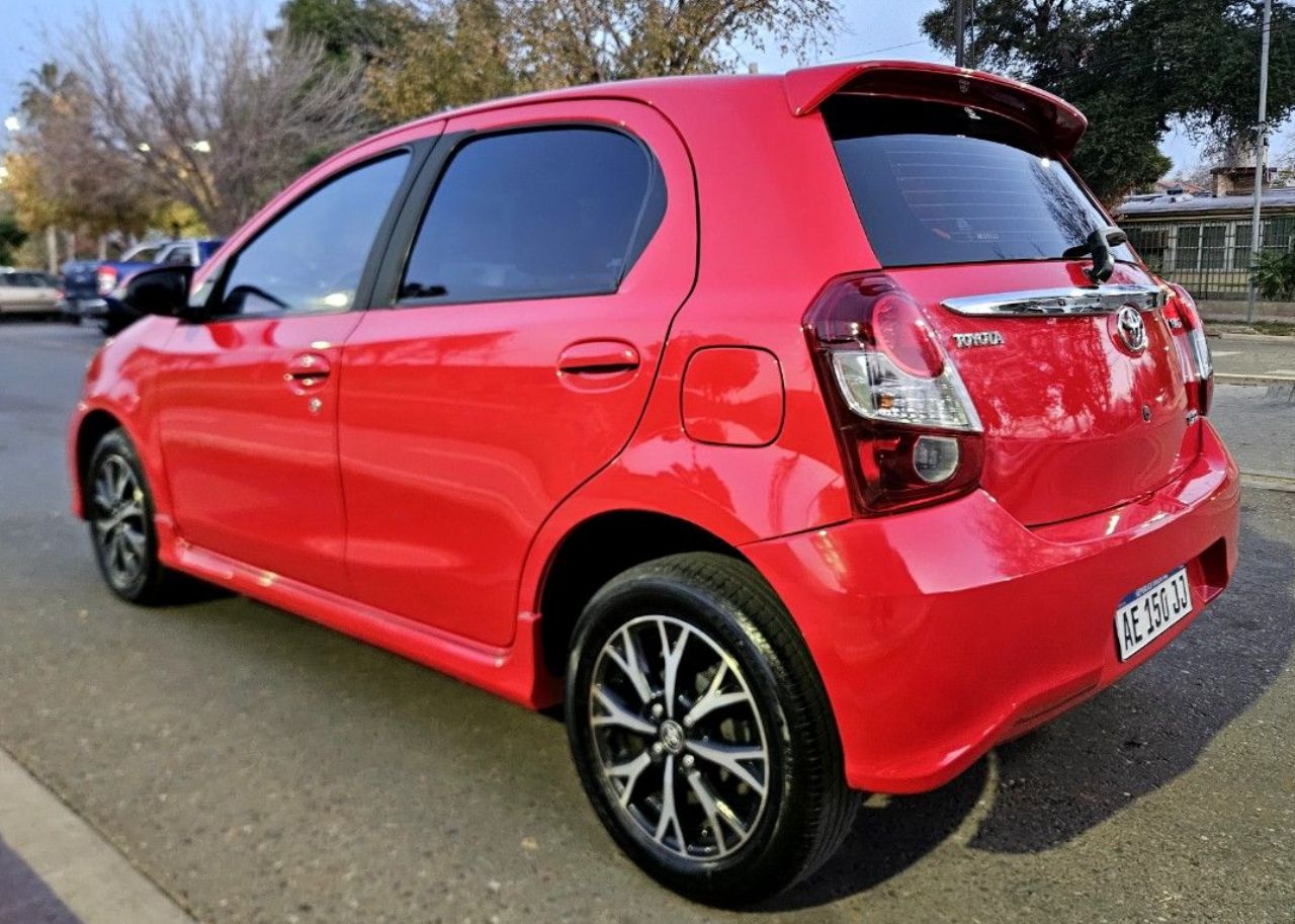 Toyota Etios Usado Financiado en Mendoza, deRuedas