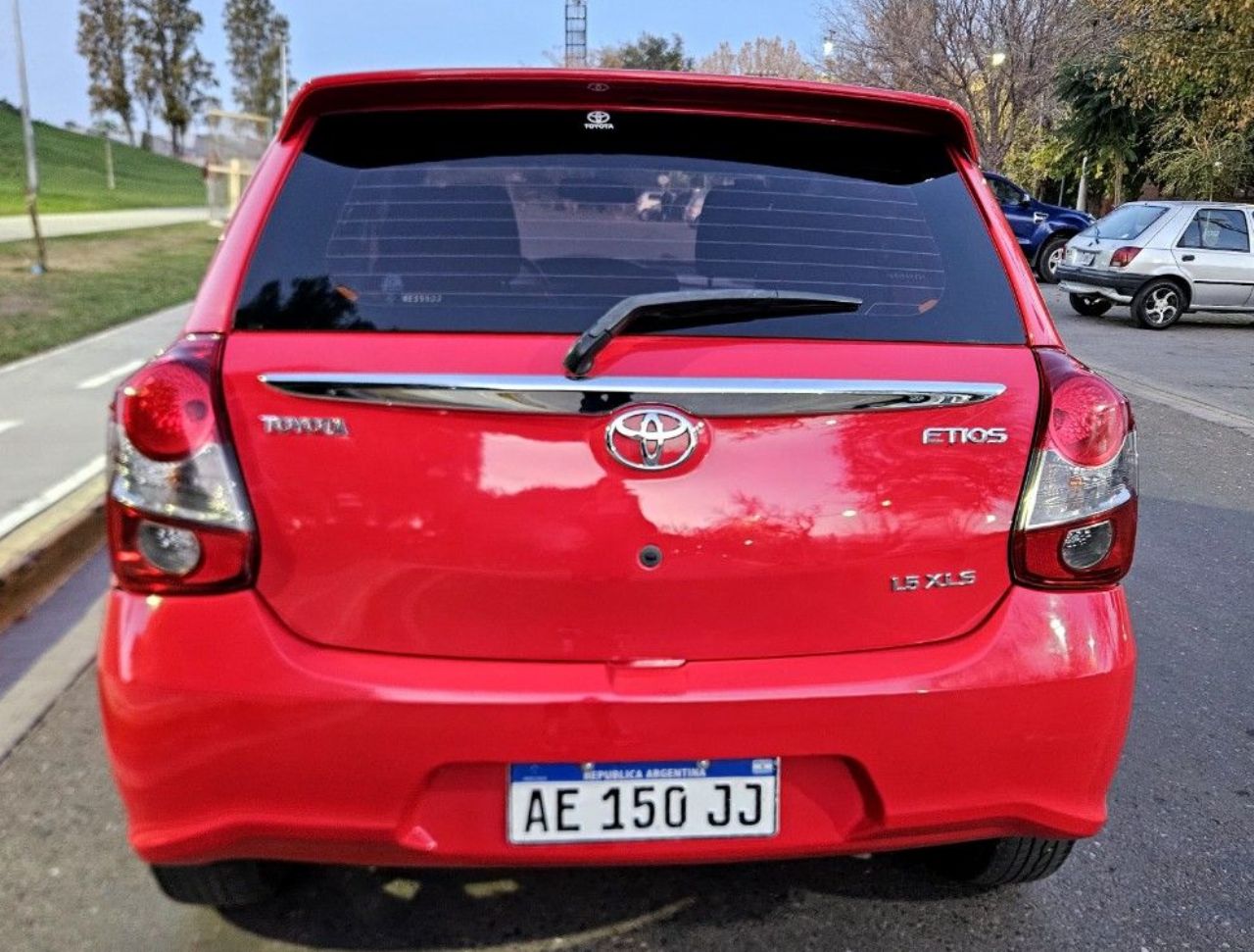 Toyota Etios Usado Financiado en Mendoza, deRuedas