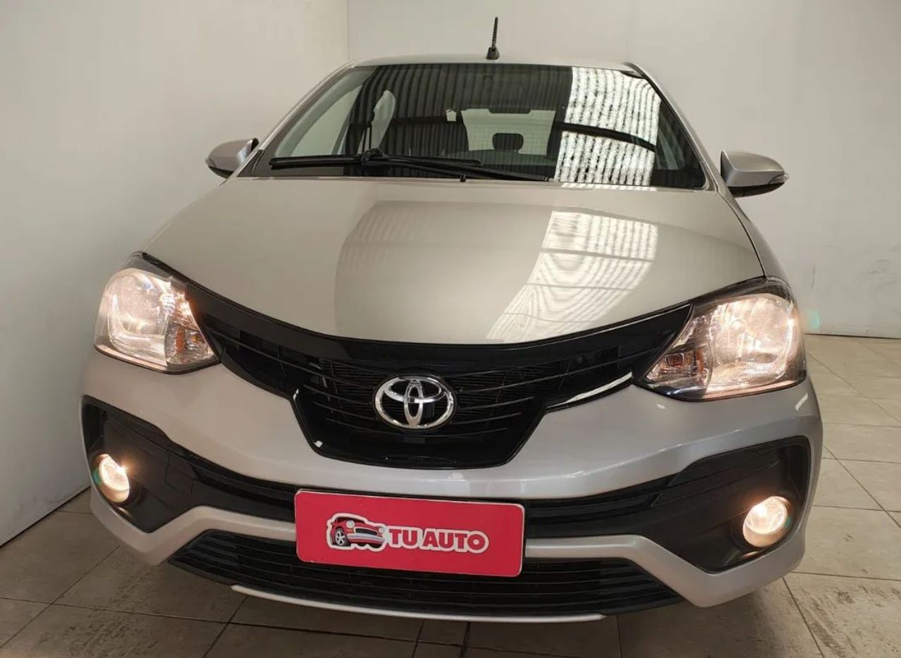 Toyota Etios Usado en Córdoba, deRuedas