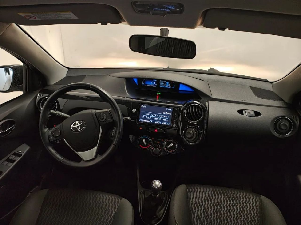 Toyota Etios Usado en Córdoba, deRuedas