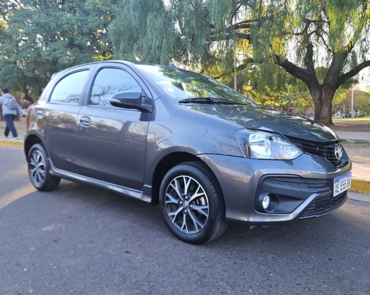 Toyota Etios Usado Financiado en Mendoza, deRuedas