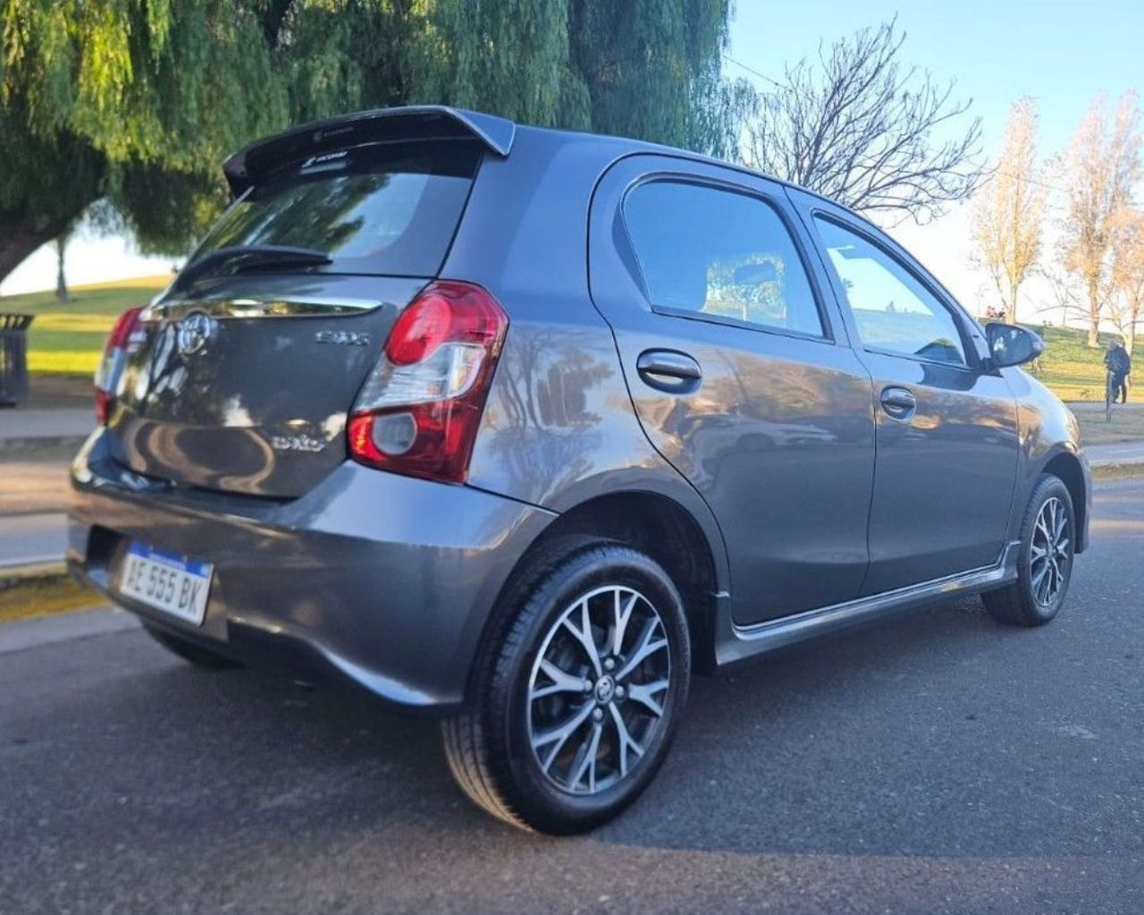 Toyota Etios Usado en Mendoza, deRuedas