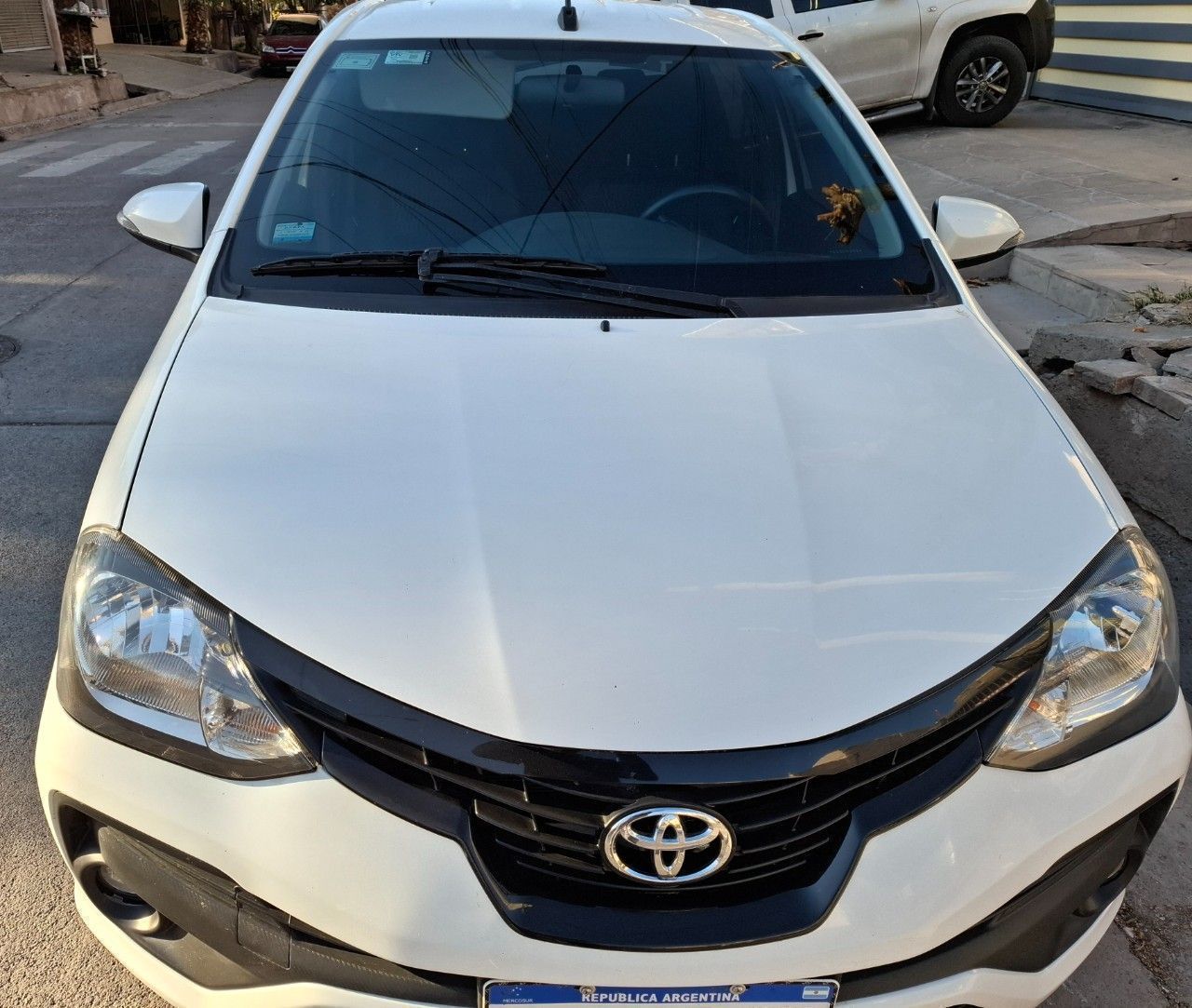 Toyota Etios Usado en Mendoza, deRuedas