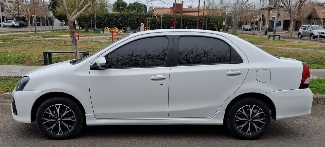 Toyota Etios Usado en Mendoza, deRuedas