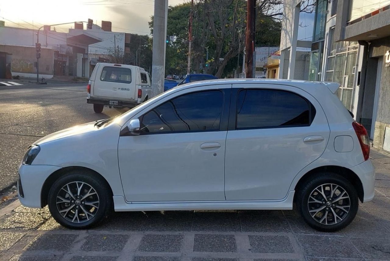 Toyota Etios Usado en San Luis, deRuedas
