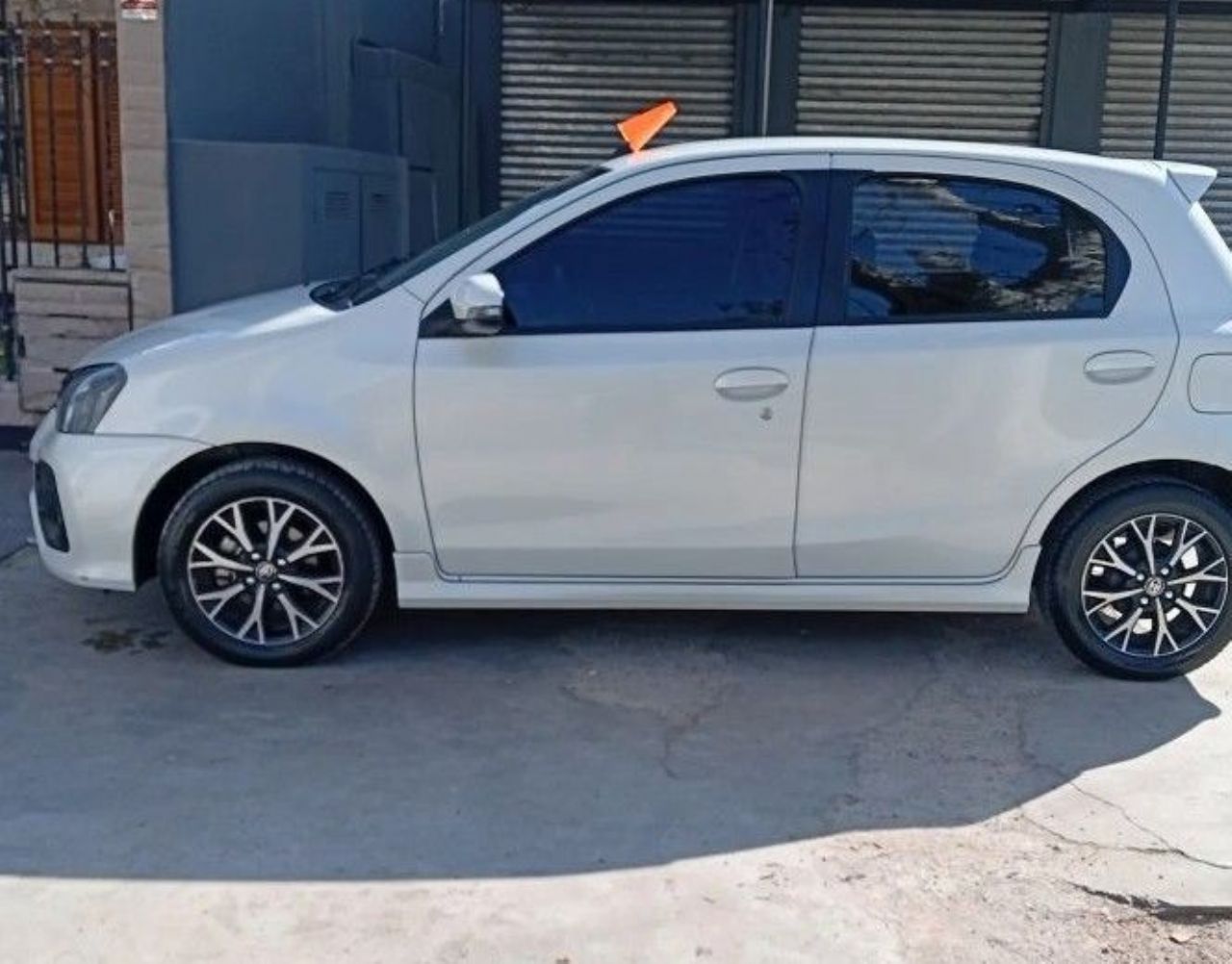 Toyota Etios Usado Financiado en Mendoza, deRuedas